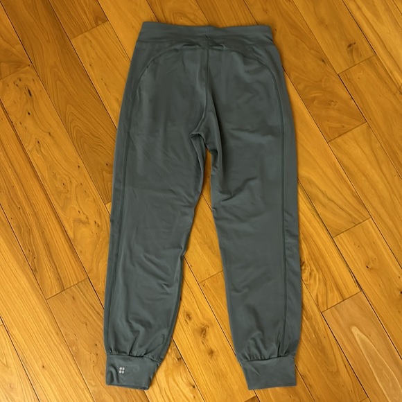 Sweaty Betty green jogger pants. Excellent condition. Size Small - Picture 2 of 5